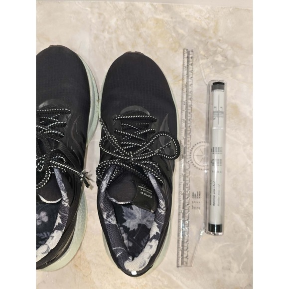 Saucony Triumph Running Shoes Black Gray GUC Women's Sz 8 Est - Picture 9 of 9